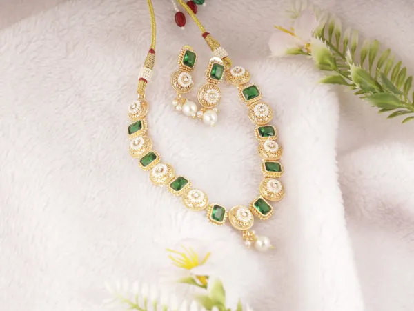 Green_Brass_Earring_&_Necklace_Jewellery_Set