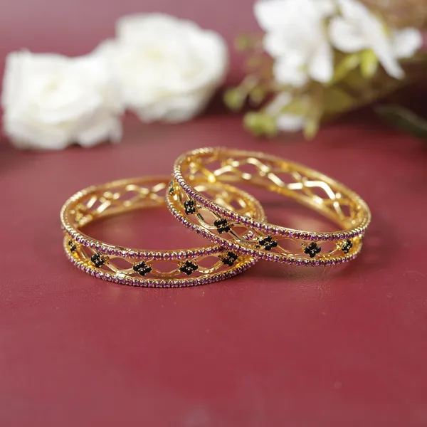 Traditional_Bridal_Gold-Plated_Kangan_with_Ruby_Pink_and_Black_Stone_Accents