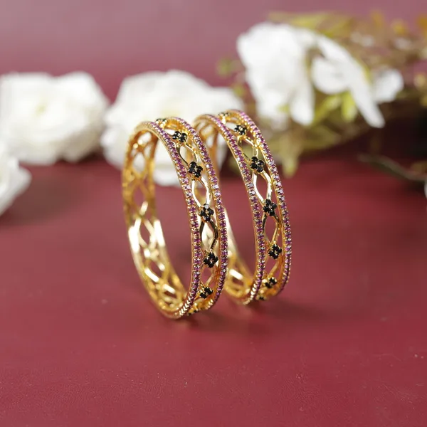 Traditional_Bridal_Gold-Plated_Kangan_with_Ruby_Pink_and_Black_Stone_Accents