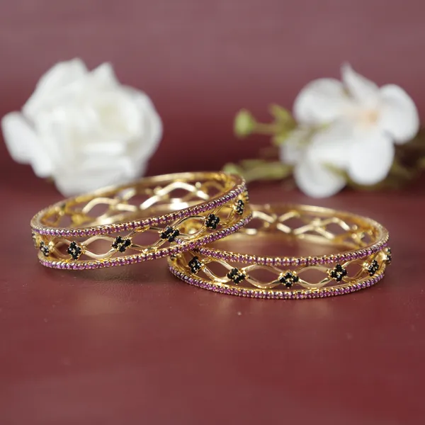 Traditional_Bridal_Gold-Plated_Kangan_with_Ruby_Pink_and_Black_Stone_Accents