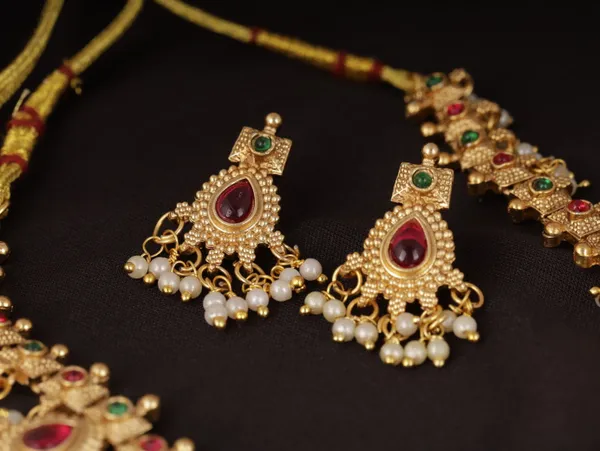 Traditional_Kashmiri_Necklace_Set_with_Matching_Kashmiri_Bangles_|_Ethnic_Bridal_Jewelry_Combo_for_Women