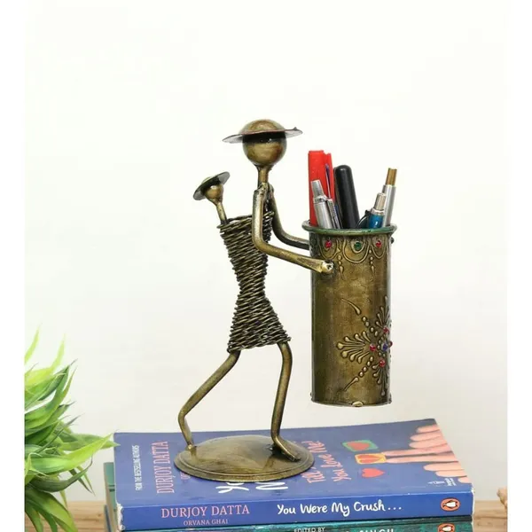 Multicolour_Wire_Human_Pen_Stand_For_Home