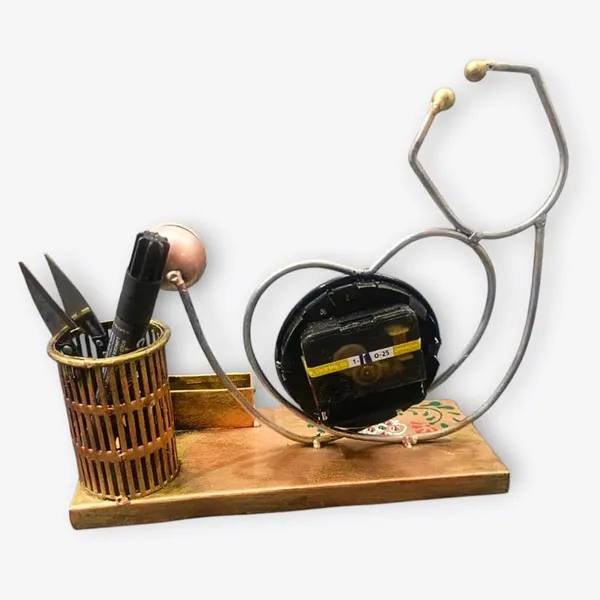 Coppergold_Metal_Doctor_Stethoscope_Theme_Pen_Stand_Decorative_For_Home
