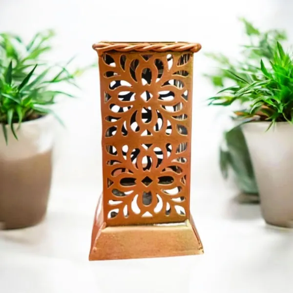 Golden_Iron_Pen_Stand_Showpiece_For_Home