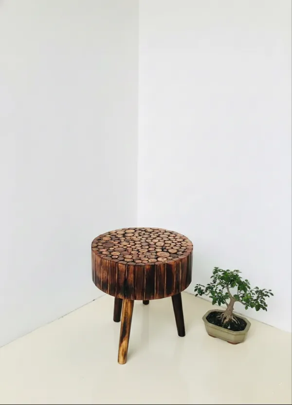 Brown_Brosmoon_Three_Legged_Wood_Log_Table_With_4_Inches_Round_Decor