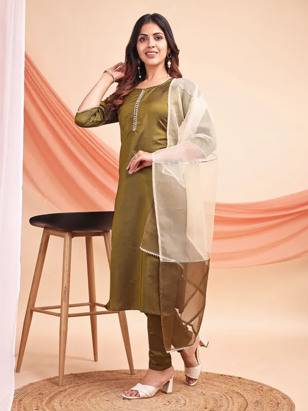 Mahendi_Art_Silk_Solid_Kurti_Pant_Dupatta_Set_For_Women