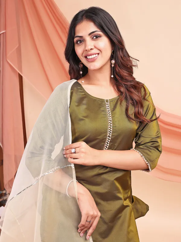 Mahendi_Art_Silk_Solid_Kurti_Pant_Dupatta_Set_For_Women