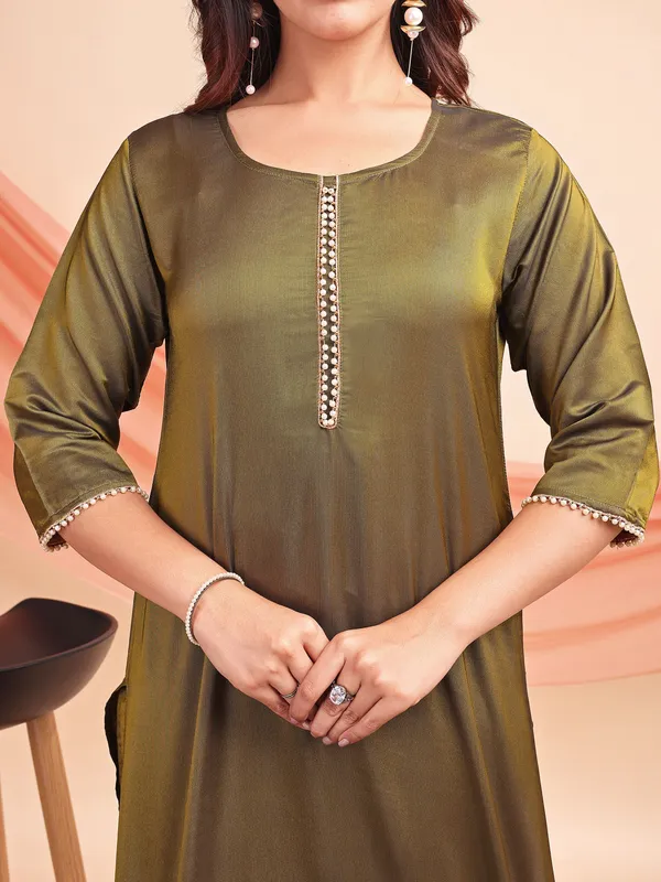 Mahendi_Art_Silk_Solid_Kurti_Pant_Dupatta_Set_For_Women