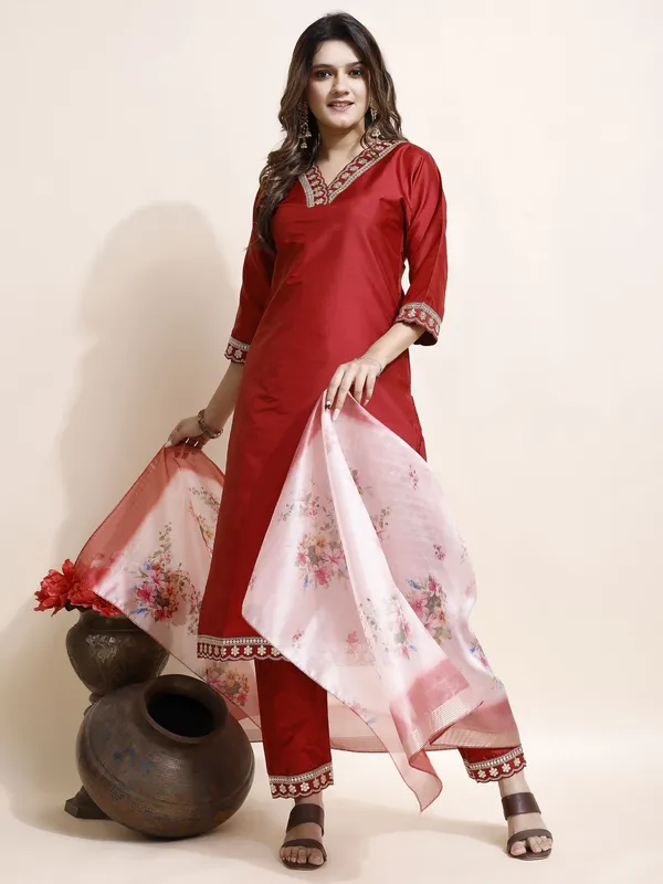 Red_Art_Silk_Floral_Print_Kurti__Pant_Dupatta_Set_For_Women