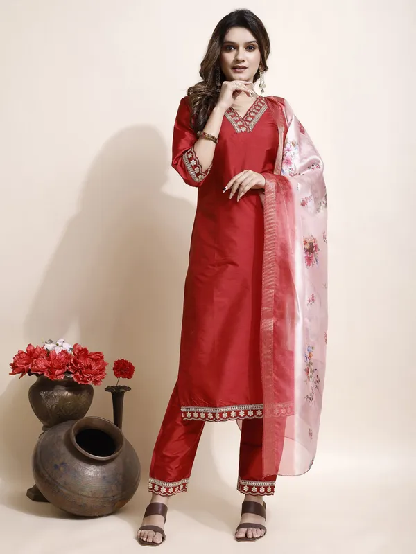 Red_Art_Silk_Floral_Print_Kurti__Pant_Dupatta_Set_For_Women