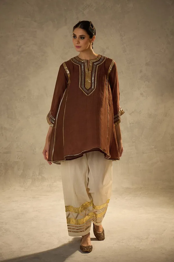 BROWN_CO-ORD_SET_WITH_USE_OF_ATTRACTIVE_GOTA_PATTI_