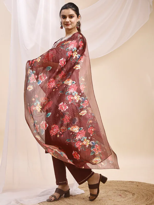 Copper_Embroidered_Straight_Kurta_Set_with_Floral_Printed_Dupatta