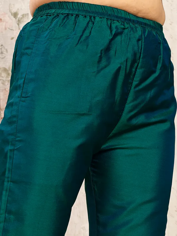 GREEN_Trendy_Straight_Kurta_Pant_Set_with_Designer_Dupatta