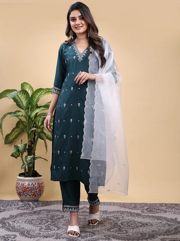 GREEN_Trendy_Straight_Kurta_Pant_Set_with_Designer_Dupatta