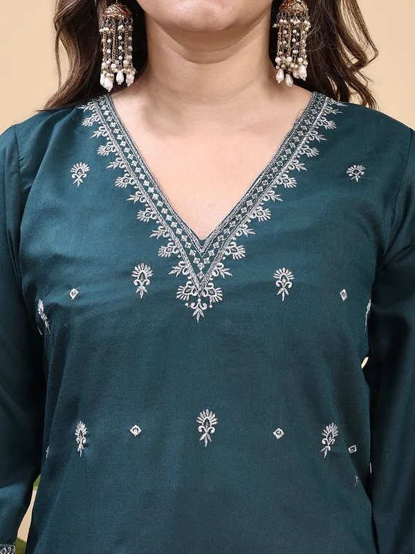 GREEN_Trendy_Straight_Kurta_Pant_Set_with_Designer_Dupatta