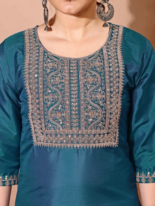 Green_Art_Silk_Embroidered_Kurti_Pant_Dupatta_Set_For_Women