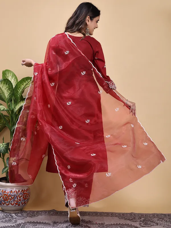 Green_Embroidered_Kurta_Set_with_Matching_Pant_and_Dupatta