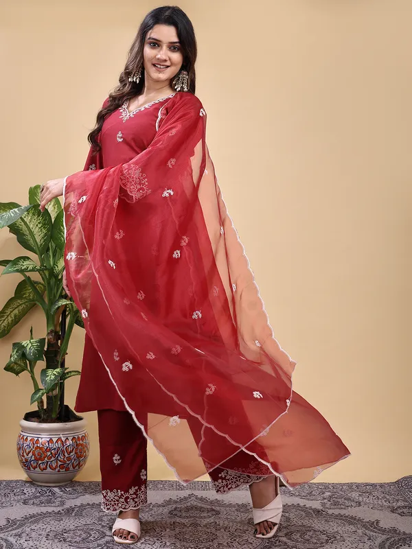 Green_Embroidered_Kurta_Set_with_Matching_Pant_and_Dupatta