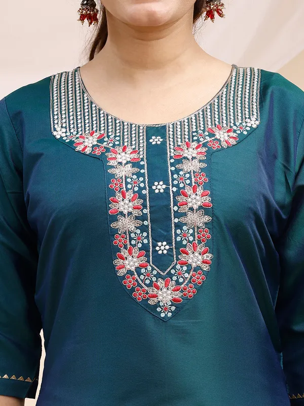 Green_Embroidered_Straight_Kurta_Set_with_Floral_Printed_Dupatta