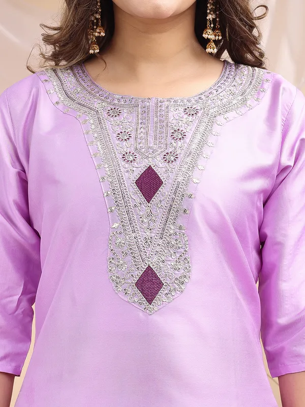Lavendar_Art_Silk_Embroidered_Kurti_Pant_Dupatta_Set_For_Women