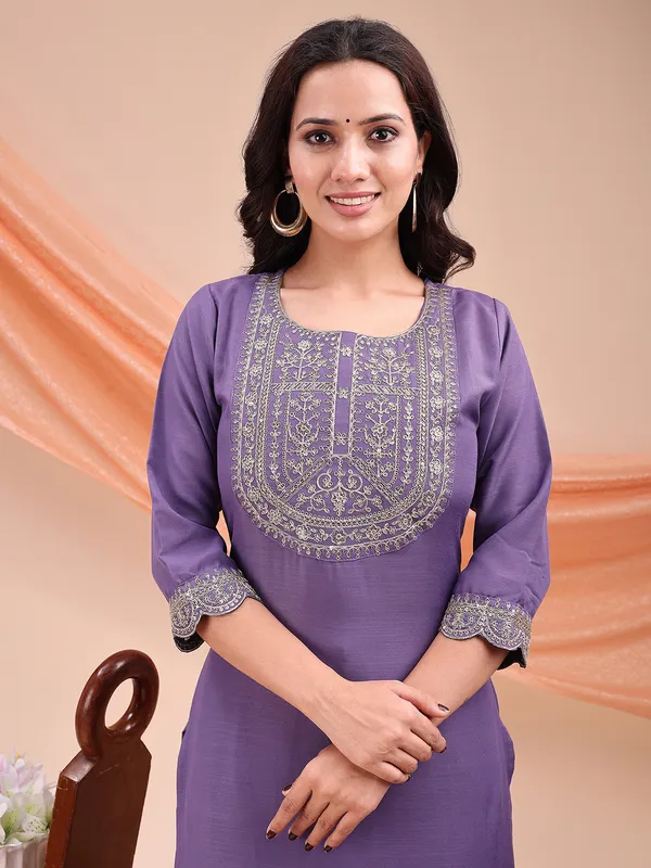 Lavendar_Art_Silk_Embroidered_Kurti_Pant_Dupatta_Set_For_Women
