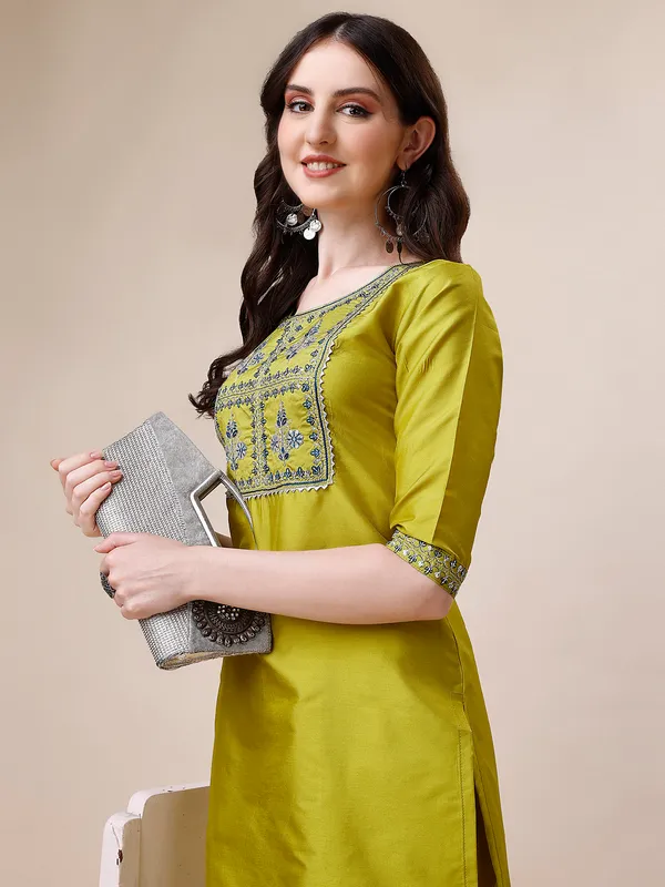Lemon_Elegant_Embroidered_Kurta_Set_with_Straight_Pants