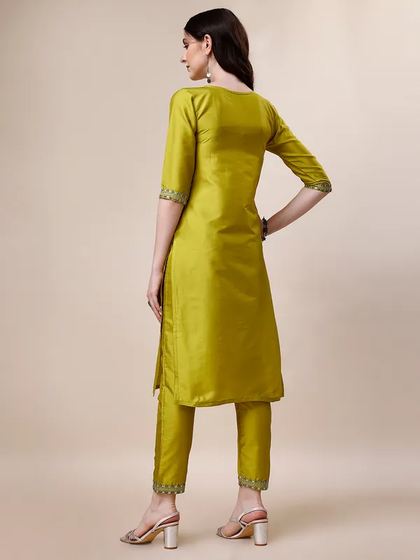 Lemon_Elegant_Embroidered_Kurta_Set_with_Straight_Pants