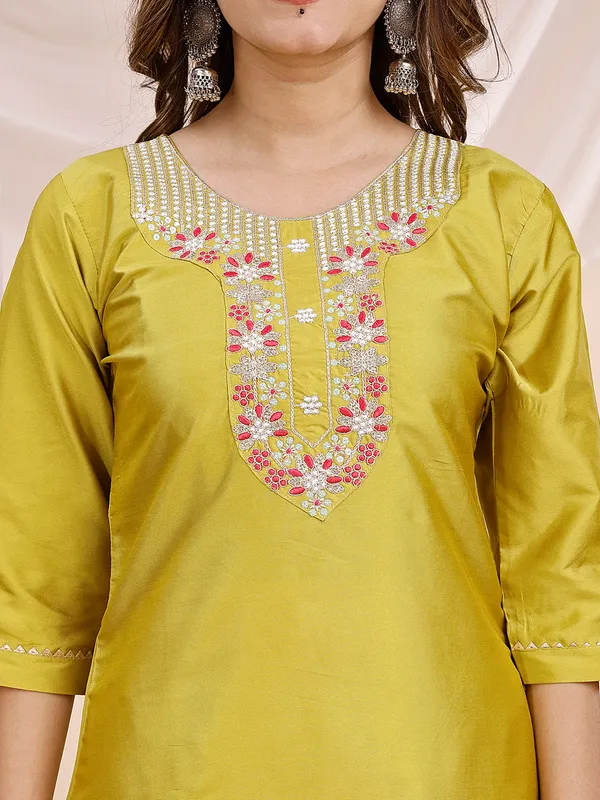 Lemon_Embroidered_Straight_Kurta_Set_with_Floral_Printed_Dupatta