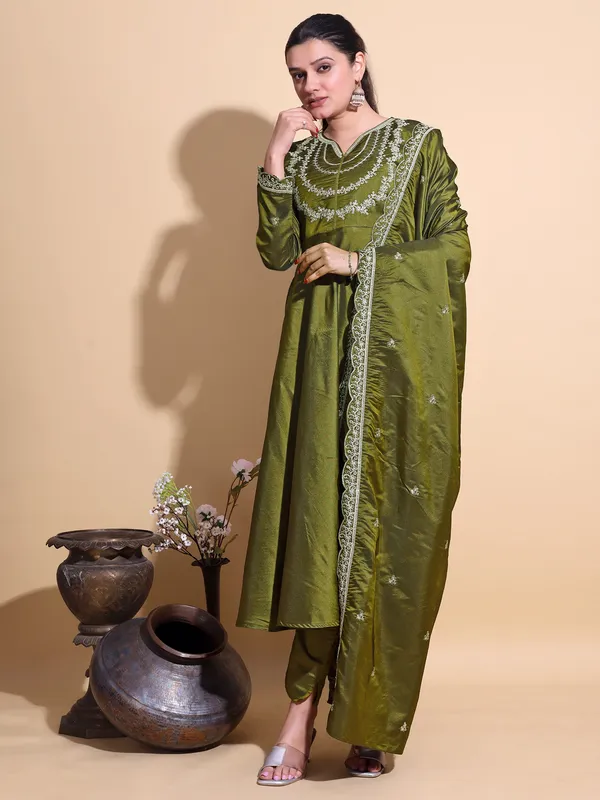 MEHENDI_Art_Silk_Embroidered_Anarkali_Pant_Dupatta_Set_For_Women