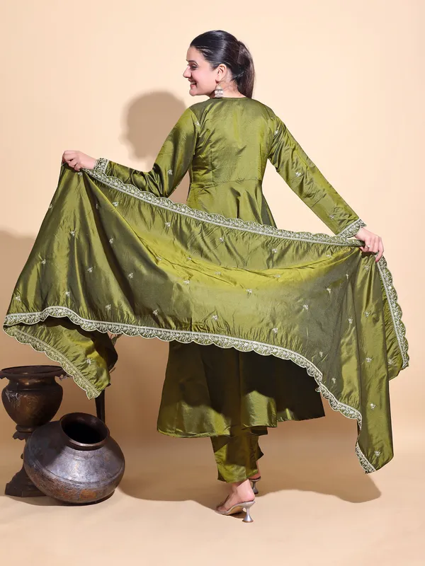 MEHENDI_Art_Silk_Embroidered_Anarkali_Pant_Dupatta_Set_For_Women