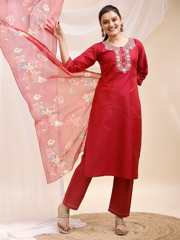 Rani_Embroidered_Straight_Kurta_Set_with_Floral_Printed_Dupatta