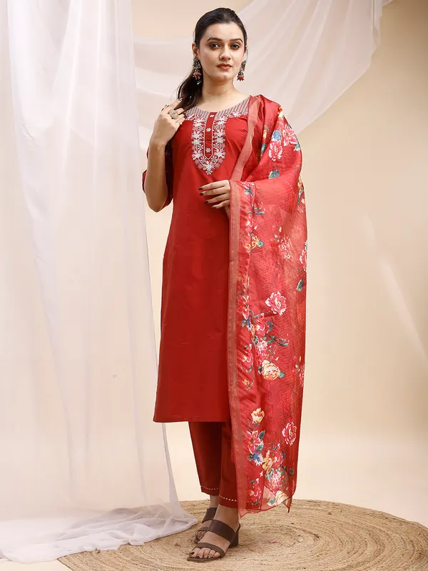 Red_Embroidered_Straight_Kurta_Set_with_Floral_Printed_Dupatta