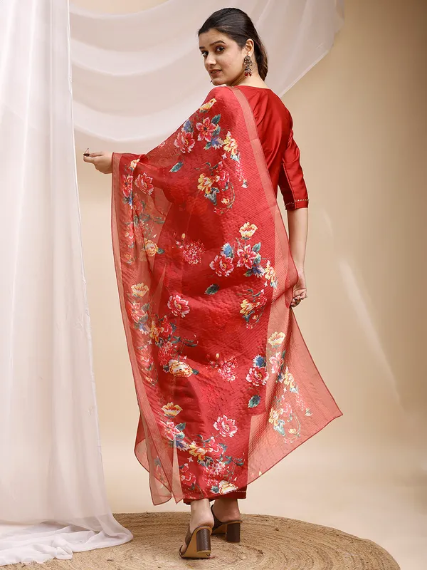 Red_Embroidered_Straight_Kurta_Set_with_Floral_Printed_Dupatta