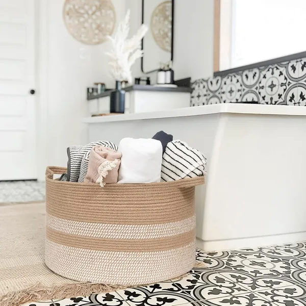 Large_Wicker_Basket,_Blanket_Basket_Living_Room,_Woven_Basket_with_Handle_Toy_Baskets_Storage_Kids_Laundry_Baskets_for_Clothes_Pillows_Towel_White_&_Jute