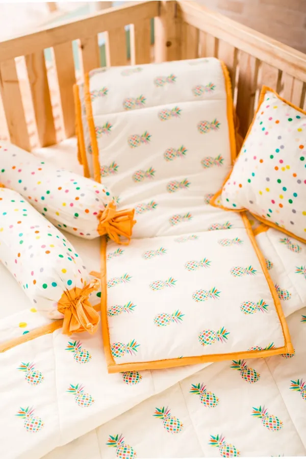Yellow_And_White_Cotton_Silk_Baby_Bedding_Set_Pineapple