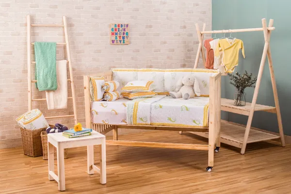 Yellow_Cotton_Silk_Baby_Bedding_Set_Giraffe