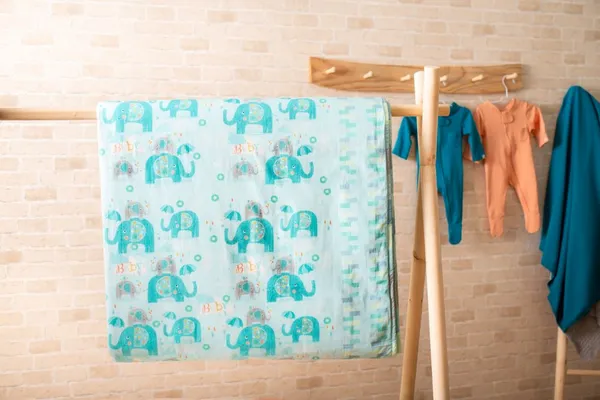 Blue_Cotton_Silk_Baby_Elephanta_Quilt
