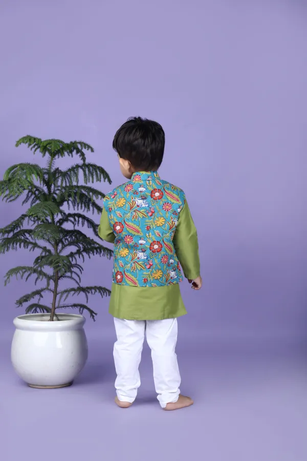 Green_Velvet_Fabric_Green_Printed_Jacket_And_Kurta_Pyjama
