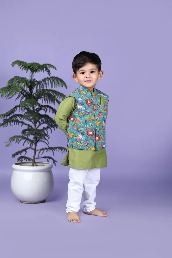 Green_Velvet_Fabric_Green_Printed_Jacket_And_Kurta_Pyjama