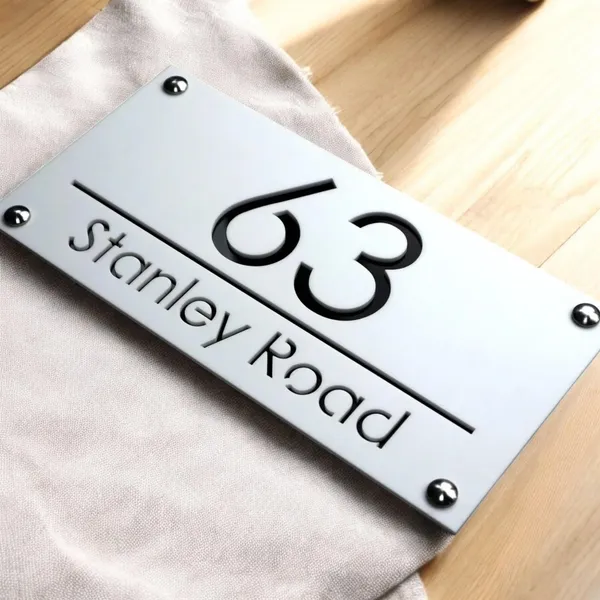 Multicolor_Metal_Custom_Acrylic_House_Sign_For_Gifting