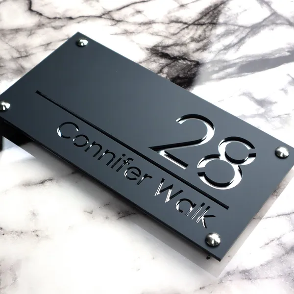 Multicolor_Metal_House_Wall_Plaques_For_Gifting