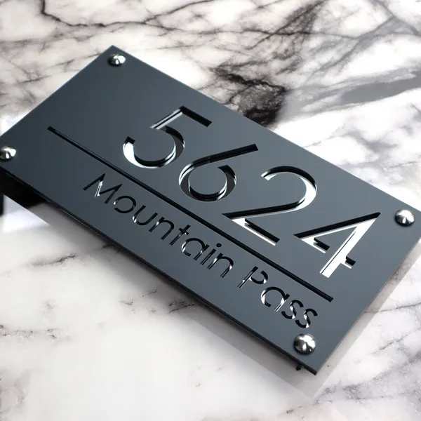 Multicolor_Metal_House_Wall_Plaques_For_Gifting