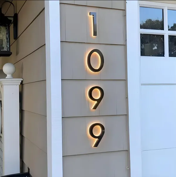 Multicolor_Metal_House_Number_Plaque_With_Lights_For_Gifting