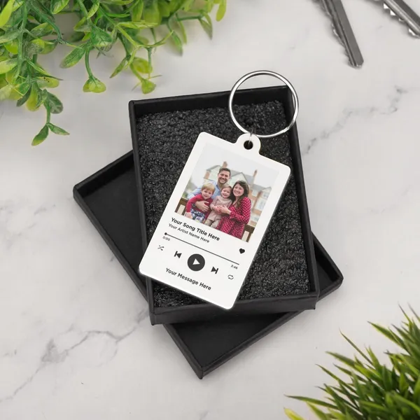 Multicolor_Metal_Personalised_Album_Style_Keyring_For_Gifting