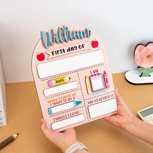 Multicolor_Wood_Personalized_First_Day_Of_School_Sign_Back_To_School_Sign_For_Gifting
