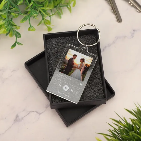 Multicolor_Metal_Personalised_Music_Photo_Ornament_Hanging_Car_Polaroid_For_Gifting
