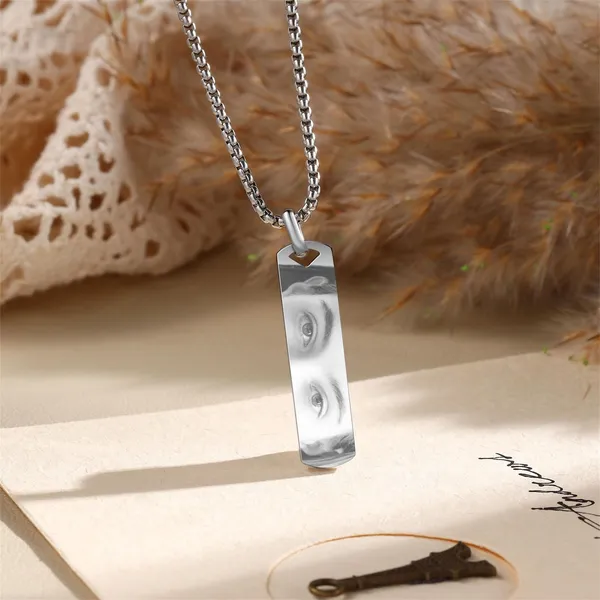 Multicolor_Metal_Personalized_Human_Eyes_Necklace_For_Women