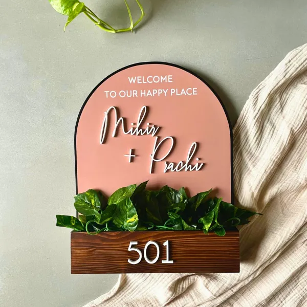 Multicolor_Wood_Name_Plate_With_Planter_For_Gifting