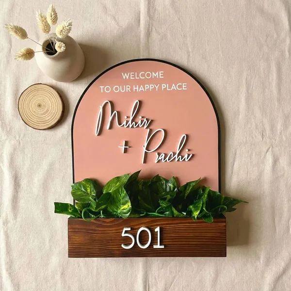 Multicolor_Wood_Name_Plate_With_Planter_For_Gifting