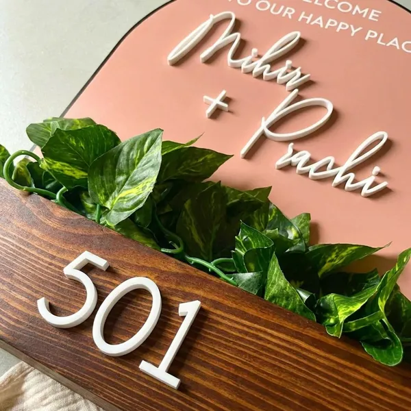 Multicolor_Wood_Name_Plate_With_Planter_For_Gifting